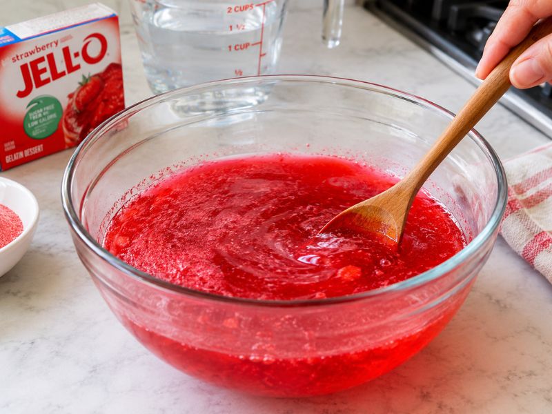 Dissolving Jello powder in boiling water