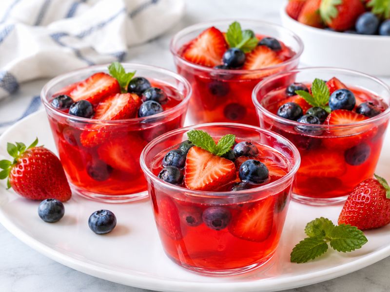 Chilled Jello weight loss dessert with berries